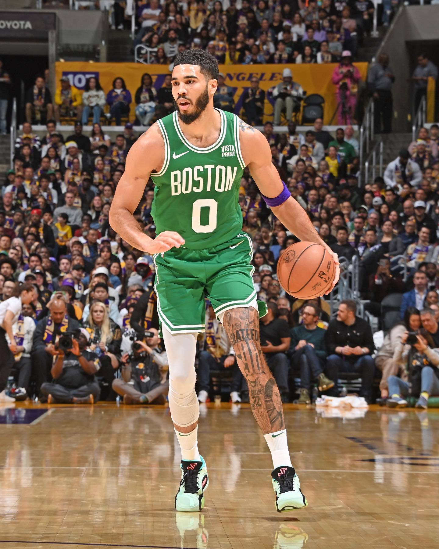 黄蜂，老鹰，塔图姆！