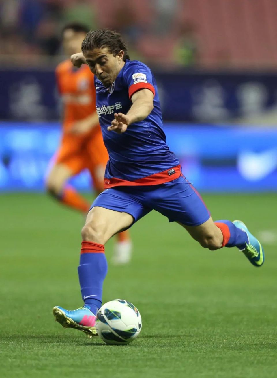 德罗巴在中国队比赛中重要助攻，重要助攻引发热议！