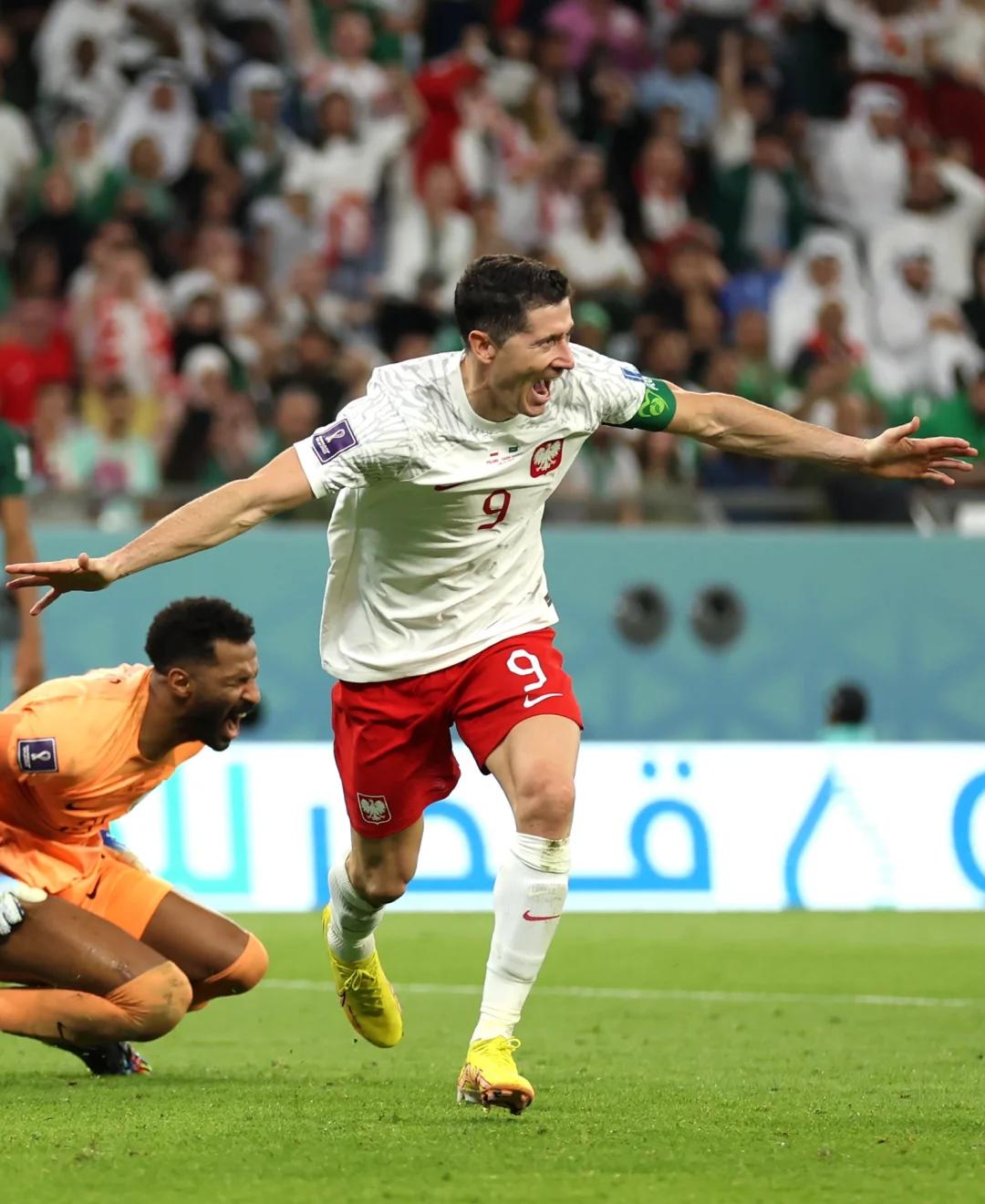 德约科维奇焦点对战，莱万多夫斯基与70激战DWG分钟，败北胜负难料！全场沸腾不已的简单介绍